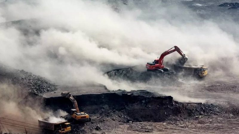 建筑垃圾处理新趋势：履带破碎筛分站如何选型**